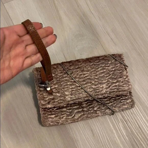 United Colors of Benetton teddy shoulder bag - Picture 9 of 11